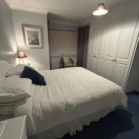 Balrath Wood - Entire 3 Bedroom House With Drive And Garden Sleeps 5 Kells (Meath)