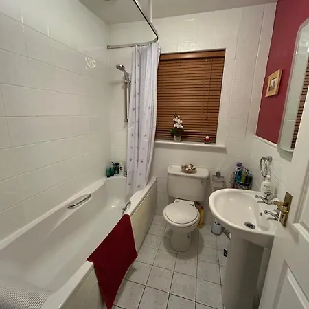 Balrath Wood - Entire 3 Bedroom House With Drive And Garden Sleeps 5 * Kells (Meath)