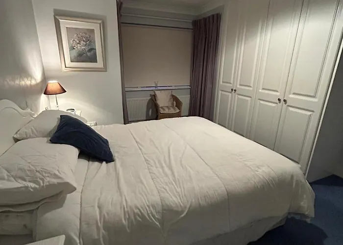 Balrath Wood - Entire 3 Bedroom House With Drive And Garden Sleeps 5 Kells (Meath)