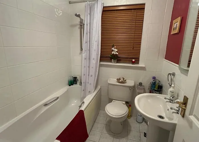 Balrath Wood - Entire 3 Bedroom House With Drive And Garden Sleeps 5 * Kells (Meath)